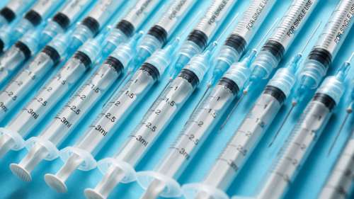 Un homme ayant reçu 217 vaccins Covid-19 laisse les médecins perplexes