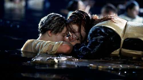 La célèbre planche du film Titanic vendue aux enchères pour 663 000 euros