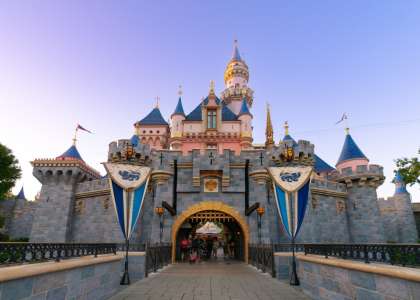Les plans d’agrandissement de Disneyland franchissent un autre obstacle, alors que le rapport d’impact environnemental est publié – date limite