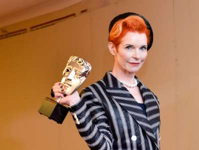 Sandy Powell est la première créatrice de costumes à recevoir une bourse BAFTA – Date limite