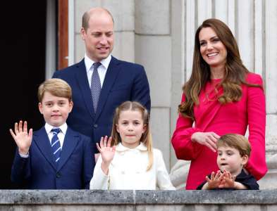 Prince George prêt pour le rôle au couronnement, les petits-enfants de Camilla aussi – Date limite