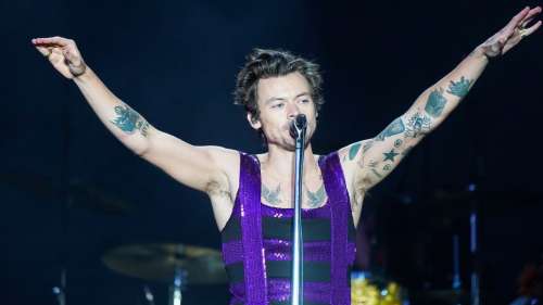 Un fan de Harry Styles tombe du plus haut niveau au stade Ibrox de Glasgow lors du concert du chanteur |  Actualités Ents & Arts