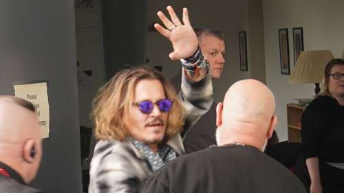 Depp assailli par les fans après sa performance avec Jeff Beck à Glasgow |  Actualités Ents & Arts
