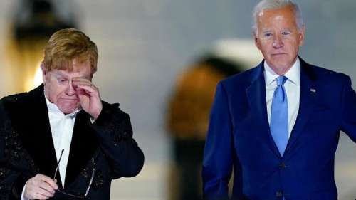 Elton John en larmes alors que le président Biden le surprend avec une médaille lors d’un concert à la Maison Blanche |  Actualités Ents & Arts