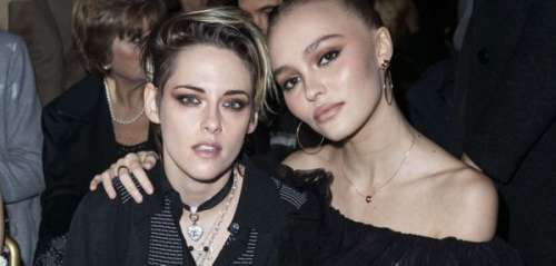 Lily-Rose Depp ravissante et très complice avec Kristen Stewart au défilé Chanel