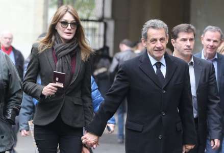 Carla Bruni : cette confidence étonnante sur la demande en mariage de Nicolas Sarkozy (VIDEO)