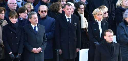 Quand Emmanuel et Brigitte Macron honorent une invitation à dîner chez Carla Bruni et Nicolas Sarkozy pendant les vacances