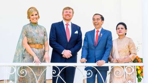 Maxima des Pays-Bas et le roi Willem-Alexander assurent leur voyage officiel en Indonésie malgré le coronavirus
