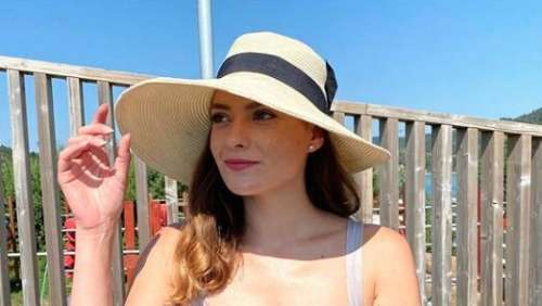 Miss France 2021 : Anastasia Salvi, obligée à démissionner, sort du silence