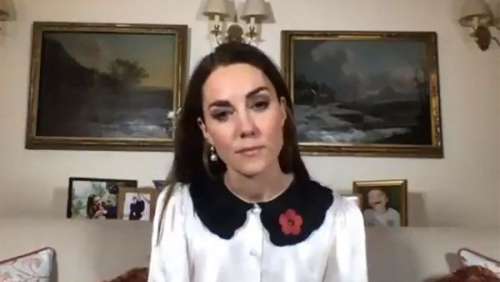 Émouvant ! Kate Middleton console un enfant qui a perdu son père soldat en Afghanistan