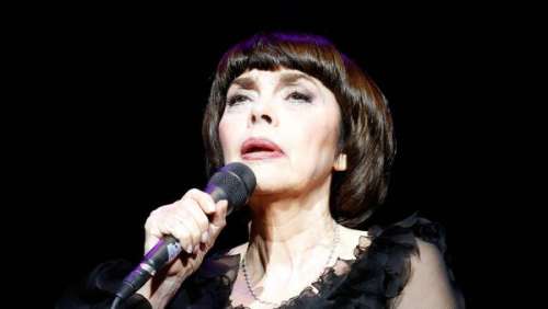 Mireille Mathieu : ces terreurs nocturnes qui perturbent la chanteuse