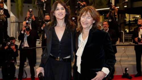 Charlotte Gainsbourg à Cannes : sa tendre montée des marches avec sa mère Jane Birkin et son fils Ben Attal