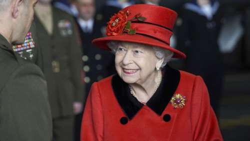 Elizabeth II à Balmoral : la reine entame ses premières vacances d'été sans le prince Philip et loin du scandale