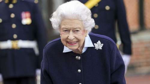 Elizabeth II : ce bijou savamment choisi pour sa première sortie à Windsor depuis son retour de vacances