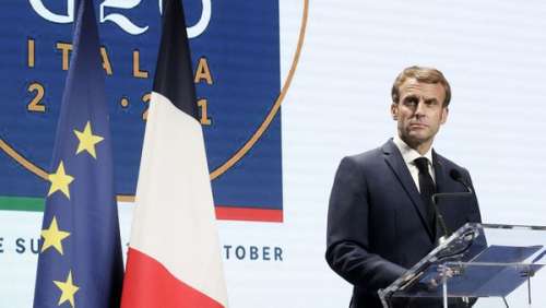 Emmanuel Macron : un SMS embarrassant divulgué, colère à l'Elysée