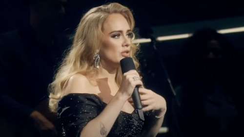 Adele : pourquoi les fans de la chanteuse craignent qu'elle ne monte jamais sur scène à Las Vegas