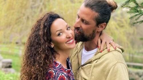 Emmanuelle Rivassoux et son mari amoureux comme jamais pour leurs noces de saphir