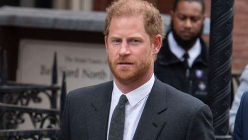 Prince Harry : l'ex-attaché de presse de Charles III balance sur le prince Harry, “Il agit comme un…”