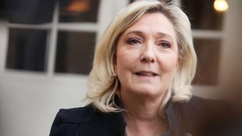 Jean-Marie Le Pen hospitalisé : Marine Le Pen donne des nouvelles de son père qu'elle n'a 