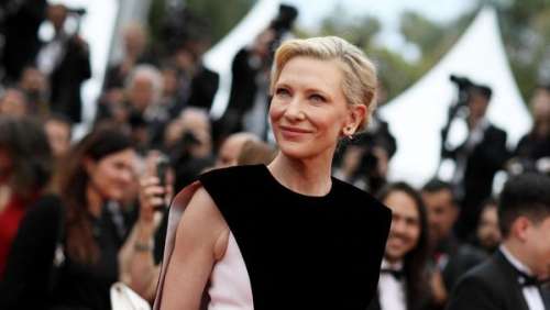 Cannes 2023 : Cate Blanchett marque le coup en robe cape, ce détail capillaire hyper tendance qui fait mouche
