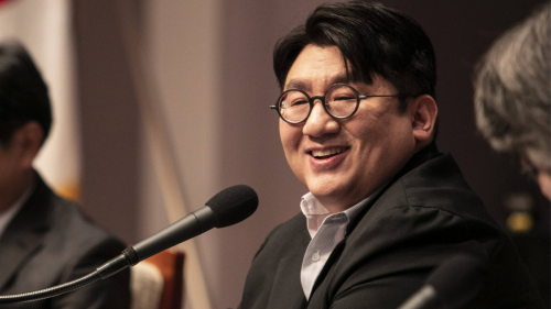 La musique générée par l’IA est-elle l’avenir de la K-pop ?  Le président de HYBE, Bang Si-Hyuk, le pense.