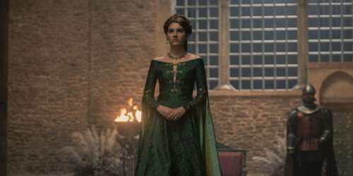La robe verte de la reine Alicent Hightower dans “La maison du dragon” est une déclaration politique majeure