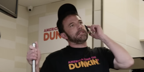 Regardez les bêtisiers commerciaux Dunkin ‘Super Bowl de Ben Affleck