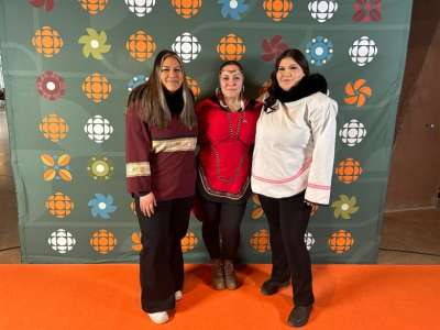 Rencontrez les chanteurs de gorge inuits qui revitalisent la tradition et attirent de nouveaux publics