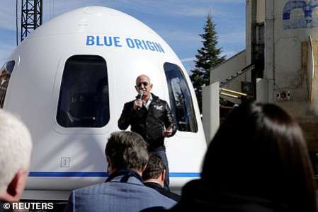 Une entreprise de tourisme spatial révèle la conception d’une capsule géante pour emmener huit personnes à 20 miles au-dessus de la Terre
