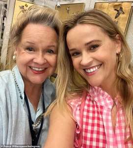 Reese Witherspoon envoie un doux message d’anniversaire à sa mère Betty alors qu’elle a 74 ans