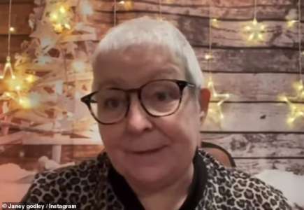 Janey Godley, 61 ans, révèle que son cancer est revenu mais jure de continuer à travailler