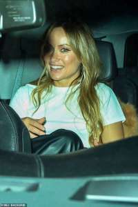 EXCLUSIF : Olivia Wilde et Chris Rock sourient alors qu’ils quittent ensemble la fête d’anniversaire de Leonardo DiCaprio dans la même voiture