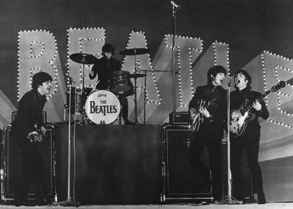 Les Beatles en tête des charts britanniques avec Now and Then
