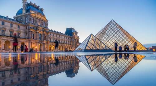 La police démantèle un trafic de faux billets du Louvre, 14 revendeurs arrêtés