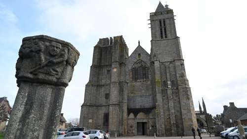 L'écrivain Ken Follett en pèlerinage à la cathédrale de Dol-de-Bretagne