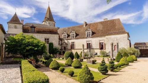 Lot-et-Garonne : la commune de Lauzun lance un appel aux dons pour acheter son château