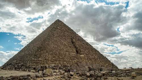 L’Égypte abandonne son projet de rénovation de l’une des pyramides de Gizeh