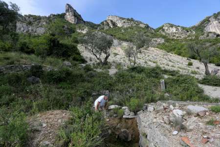 Pilleurs et trafiquants ruinent les trésors archéologiques et la mémoire de l'Albanie