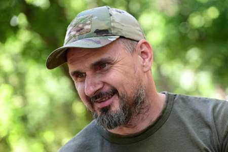 Le cinéaste ukrainien Oleg Sentsov blessé au combat sur le front de Zaporijjia