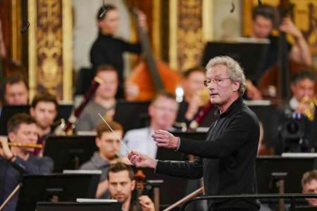 Le chef d'orchestre Franz Welser-Moest, atteint d’un cancer, met temporairement sa carrière en pause