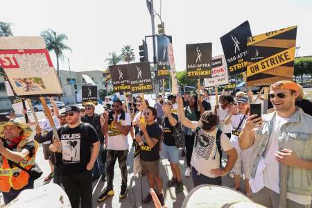 Grève à Hollywood : acteurs et studios retournent à la table des négociations