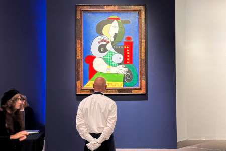 La «Femme à la montre» de Picasso vendu aux enchères 139 millions de dollars