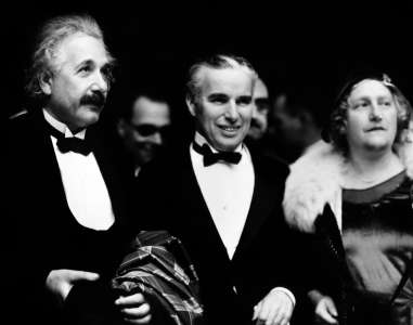 Notre critique d'Albert et Charlie: Einstein et Chaplin, deux lumières dans la ville