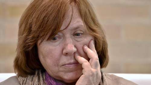 Le prix Nobel de Littérature 2015, Svetlana Alexievitch, convoquée par la justice biélorusse