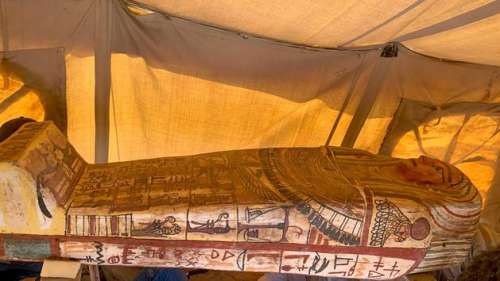 Quatorze nouveaux sarcophages égyptiens de 2500 ans découverts à Saqqara