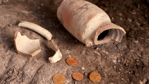 Découverte rare de pièces d'or millénaires dans la Vieille ville de   Jérusalem