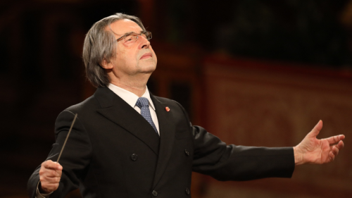Riccardo Muti exhorte le gouvernement italien à rouvrir les salles de spectacles