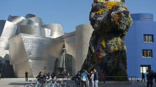 Recherche 100.000 euros pour sauver le chiot géant de Jeff Koons au musée Guggenheim Bilbao
