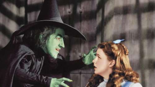 La robe de Judy Garland dans Le Magicien d'Oz retrouvée 40 ans après dans une poubelle