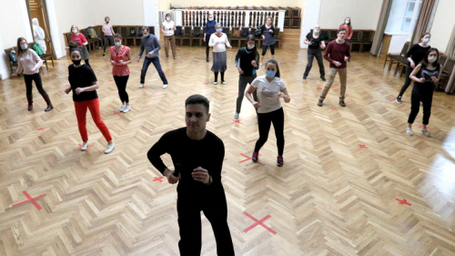 «Sortez et dansez tant que c'est encore autorisé» : à Londres, la salsa est de retour sur la piste